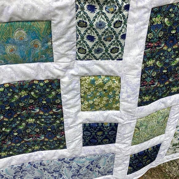 NWT. Hand Crafted Lap Quilt Tana Lawn Fbrics - Picture 8 of 16